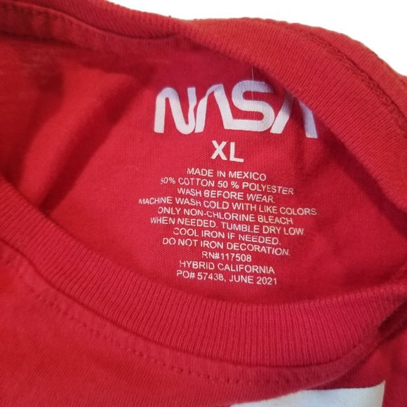 Teen Unisex Graphic T Tshirt XL NASA Red Spaceship Space Shuttle Juniors Tagless - Picture 5 of 14